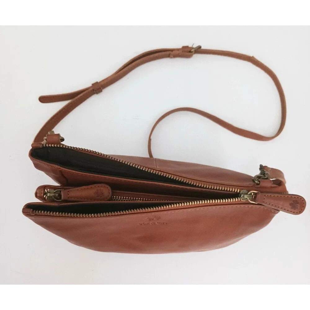 Oak & Tan Cognac Pebbled Leather Crossbody 3 Zippered Compartments Adj Strap